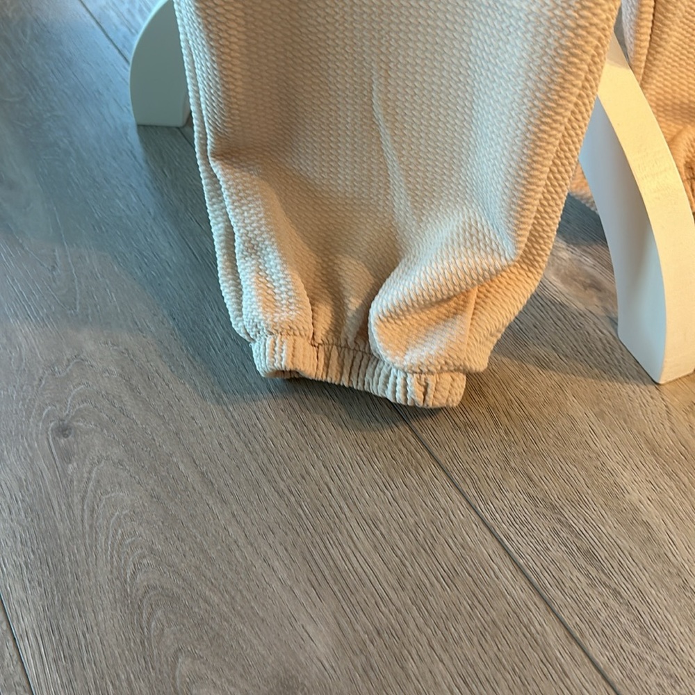 NEW ✨3 Pc SHEIN outfit. Cream Color - Picture 5 of 7